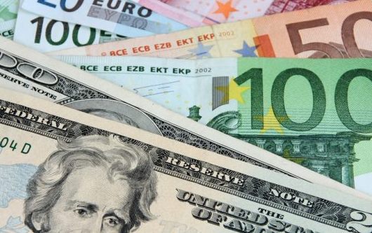 Monedhat e huaja e nisin majin me renie: Euro humbet serish shkelqimin